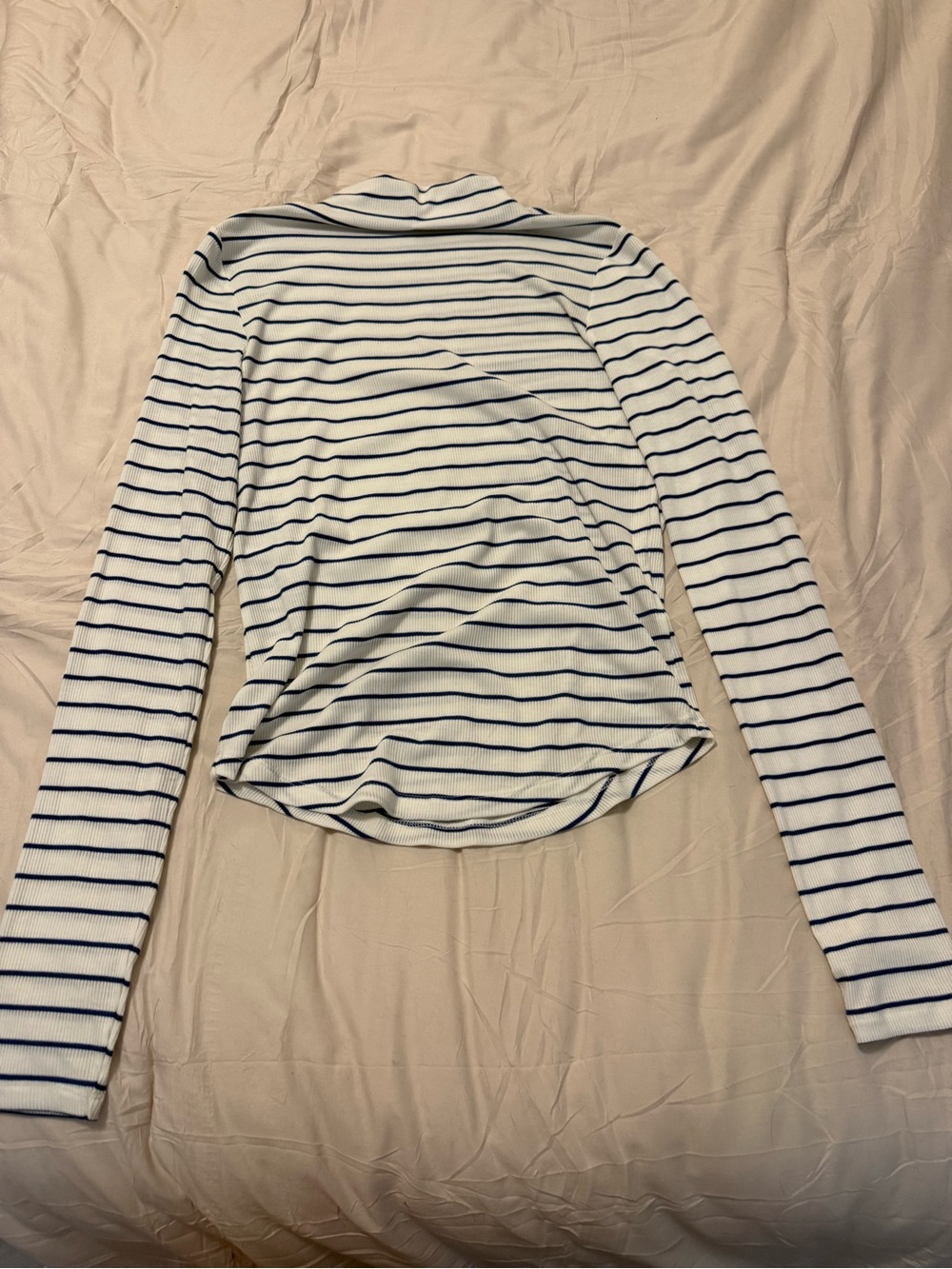 American Eagle Outfitters White and Navy Striped Long-Sleeve Turtleneck